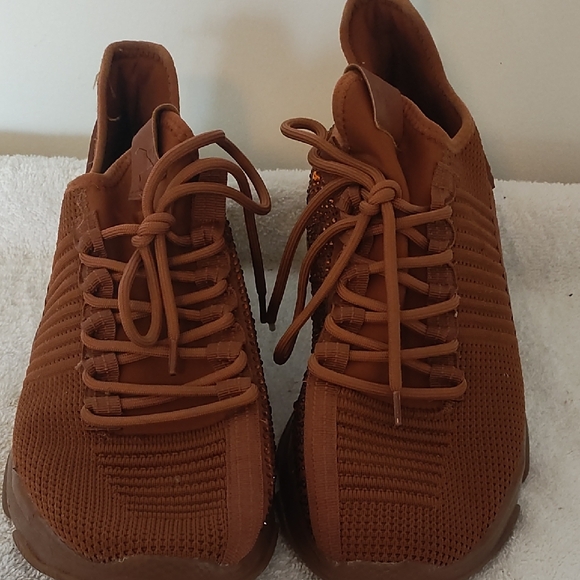 Steve Madden Other - Steve Madden Men's Tan Sneakers